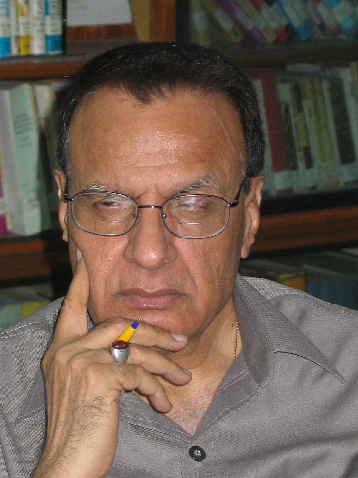 شمشاد احمد خان